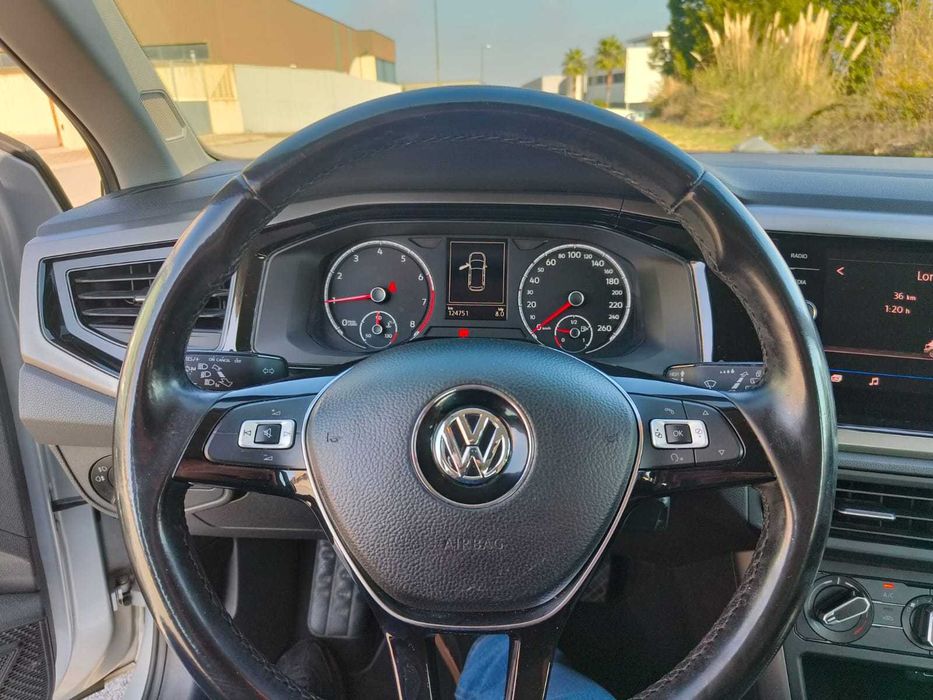 Volkswagen polo 1.0 confortline 2017