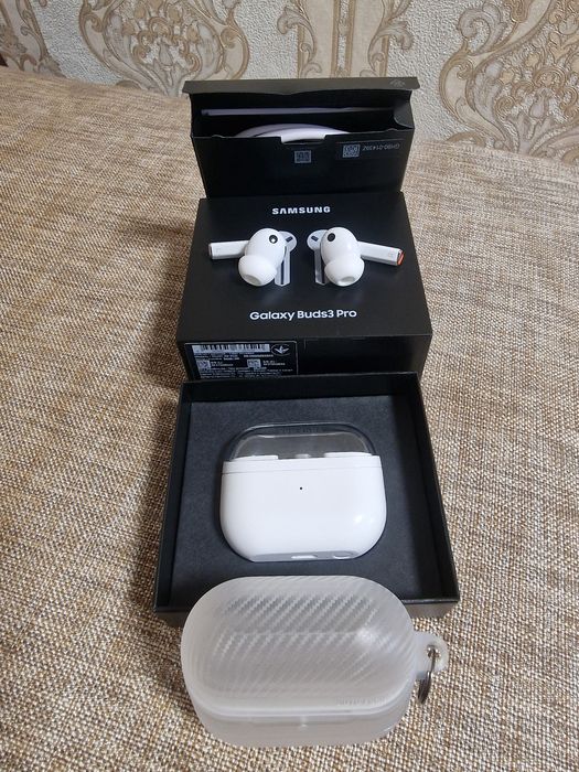 Комплект Samsung  Galaxy Watch Ultra (2024) + Buds3 Pro (White)