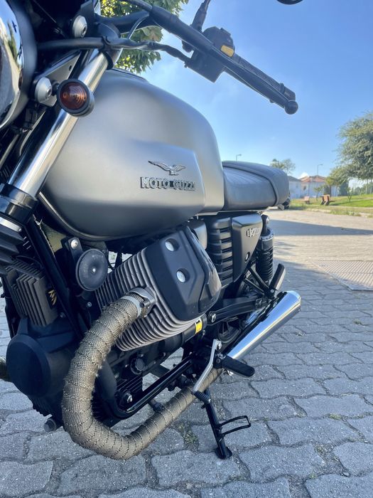 Moto Guzzi V7 Stone