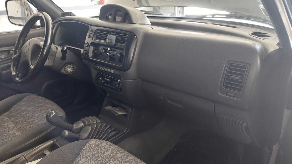 Mitsubishi  strakar  L200