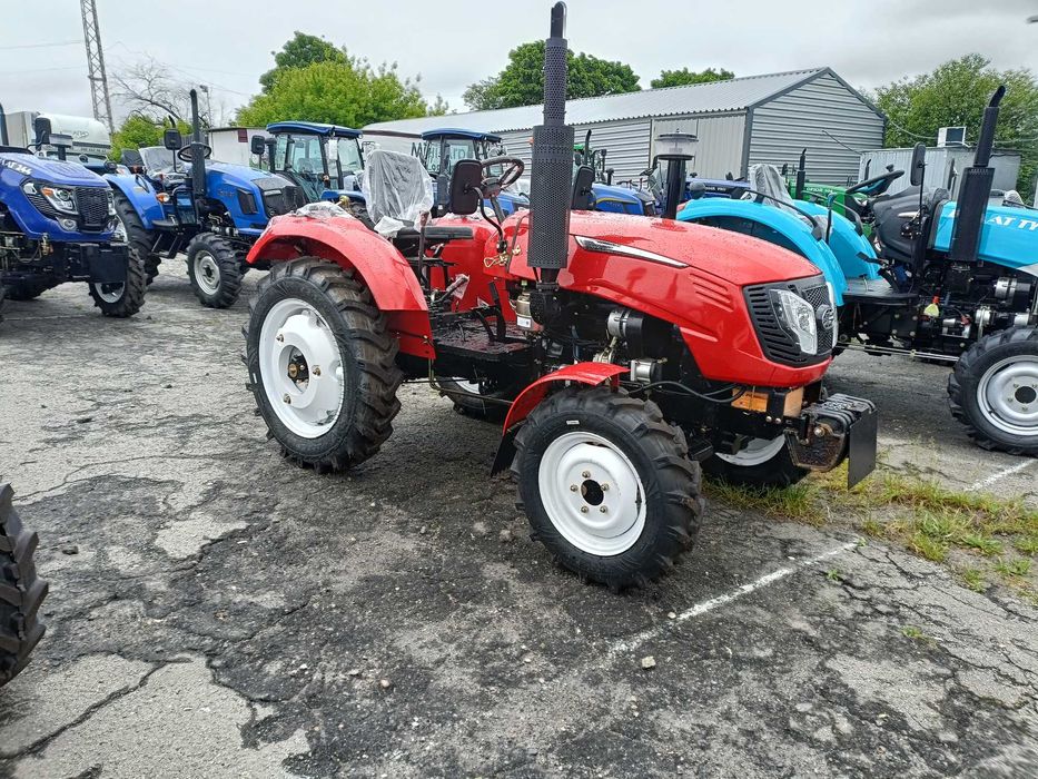 Мінітрактор Сінтай Xingtai XT-244L рівна підлога, бокова КПП4+1 2025