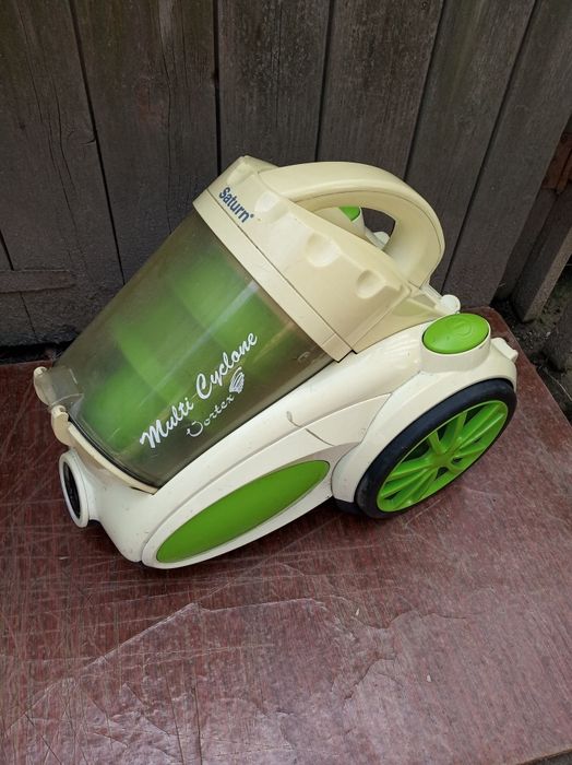 Пилесос зеленого кольору