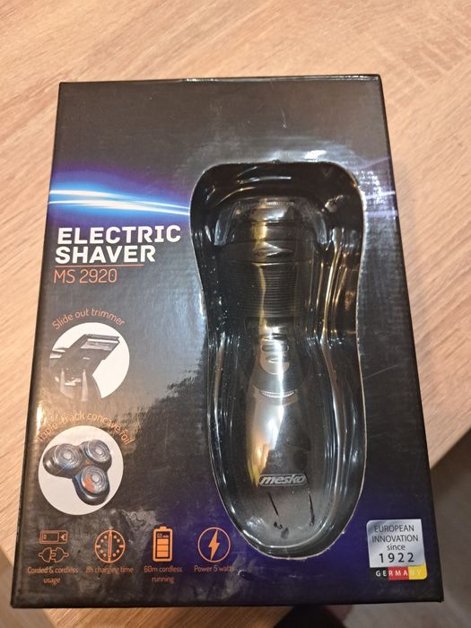 Męska elektryczna golarka..