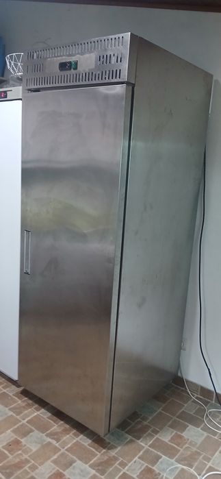 Entrega 2 Frigorificos inox para restauração  a funcionar, ler descrição do anúncio.