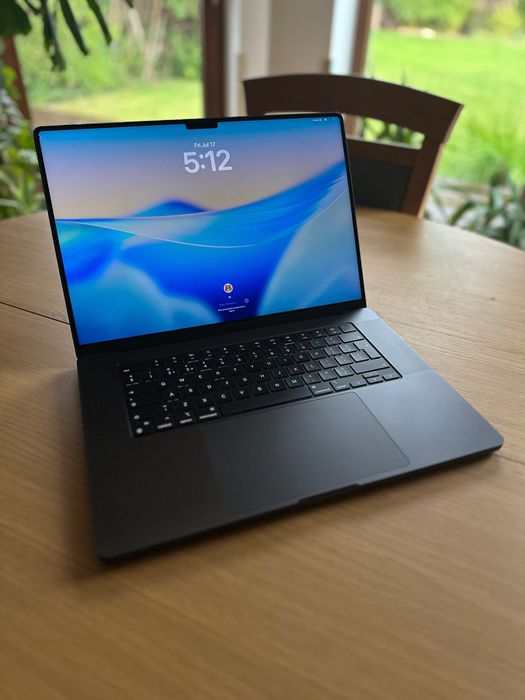 MacBook Pro 16" M3 Max (16 CPU / 40 GPU) / 128GB RAM / 8 TB SSD Dysk | Gwarancja Apple 07.2027 | FV 23%