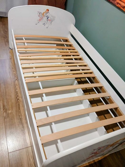 Sprzedam łózko dziecięce.