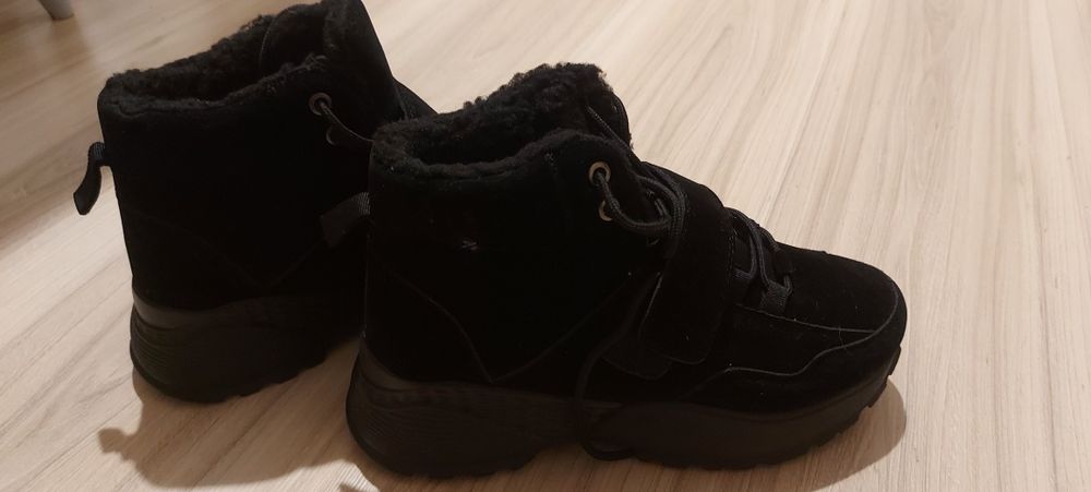 Nowe czarne trzewiki, trapery, buty ocieplane Vices, rozmiar 39