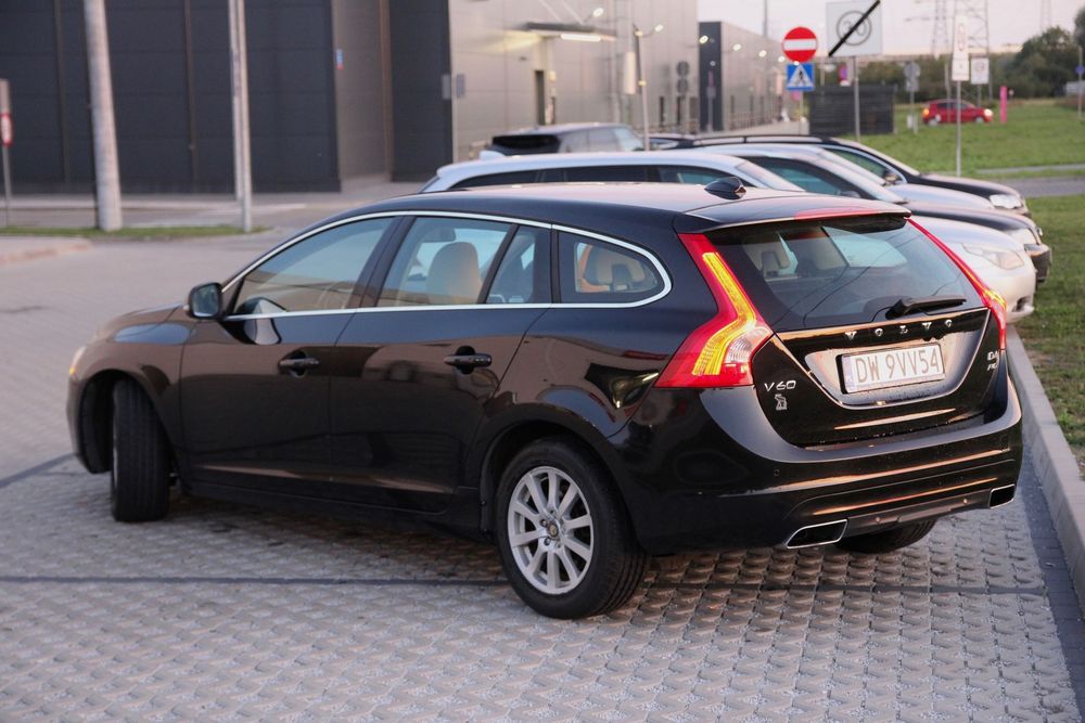 Volvo V60 Volvo V60 D4 AWD bezwypadkowy