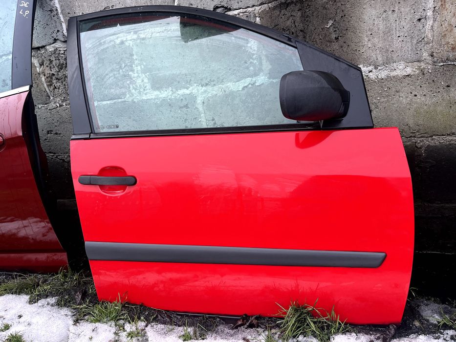 Ford Fiesta Mk6 lift Drzwi Prawe Przód  T5