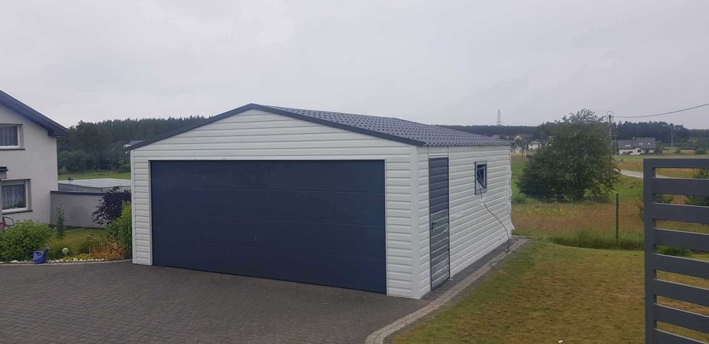 Garaż Blaszany dwuspadowy z automatyczną bramą segmentową TANIO