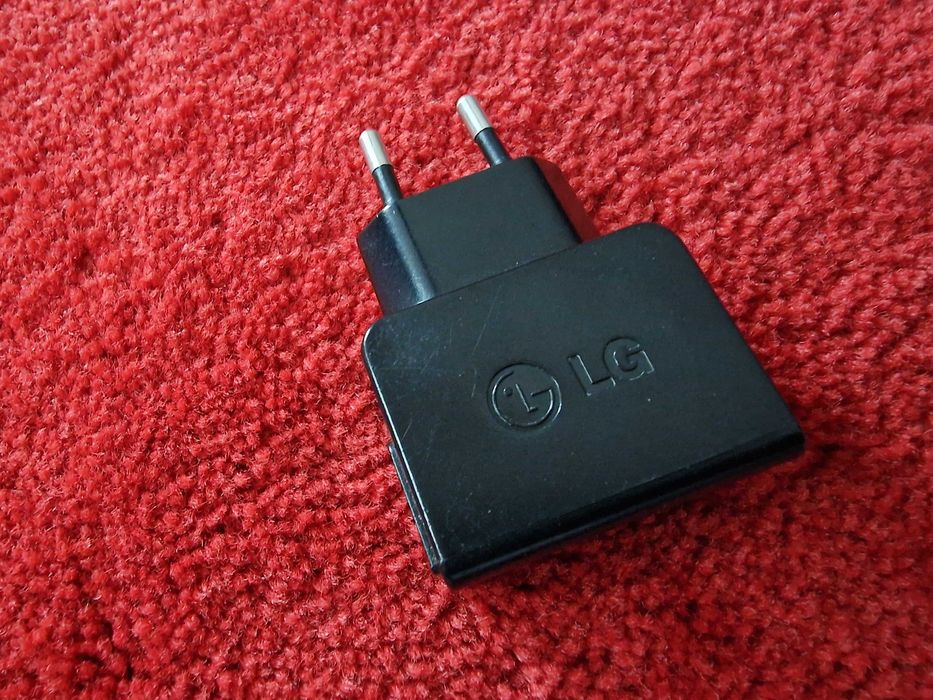 Oryginalna ładowarka do telefonu LG model STA-U17ET