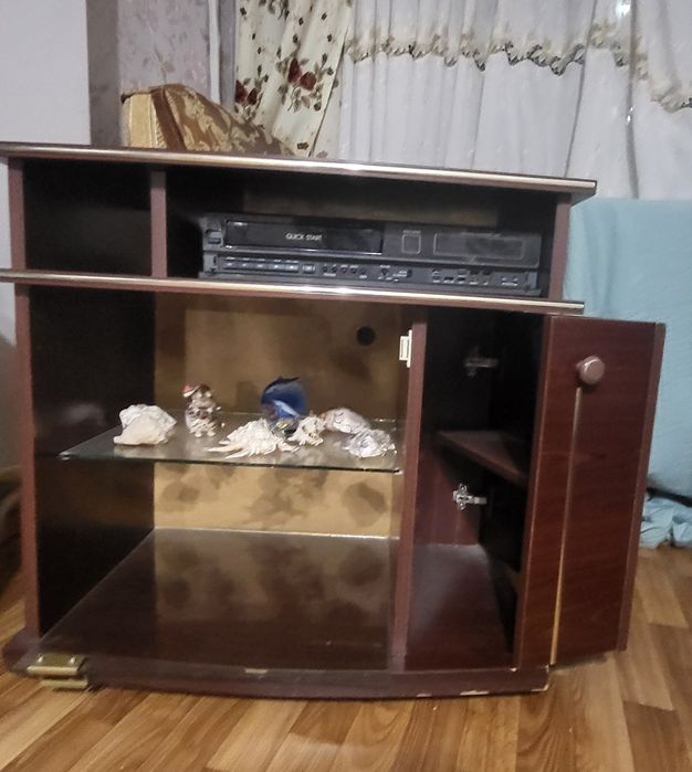 Меблі тумба під телевізор