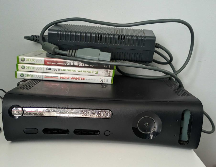 Konsola Xbox 360 Elite 120 GB + Zestaw 3 Gier