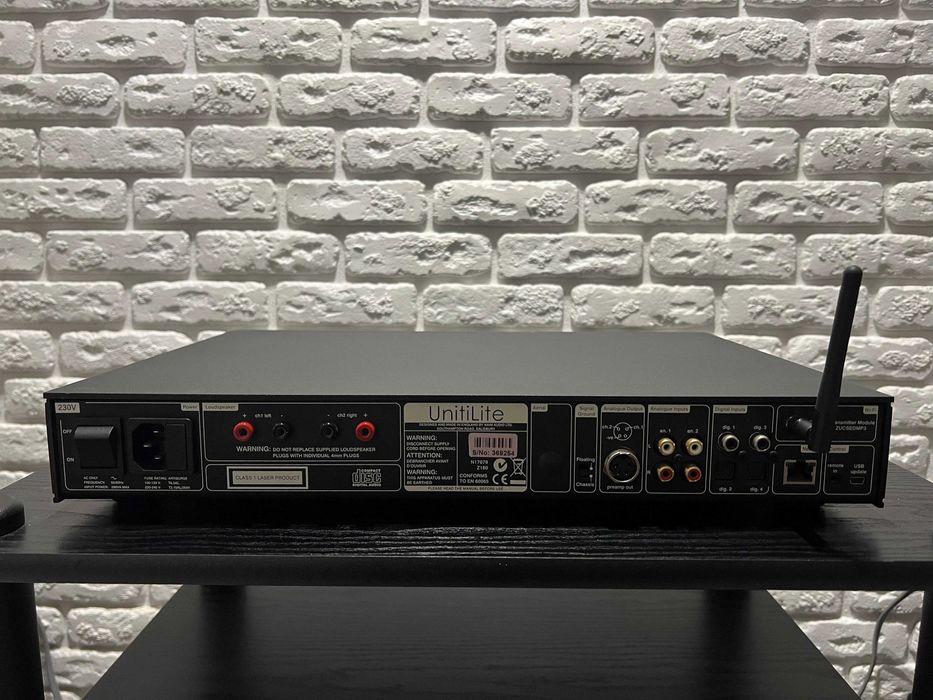 Усилитель "всё-в-одном" Naim UnitiLite [стример, CD-плеер, ЦАП, сеть)