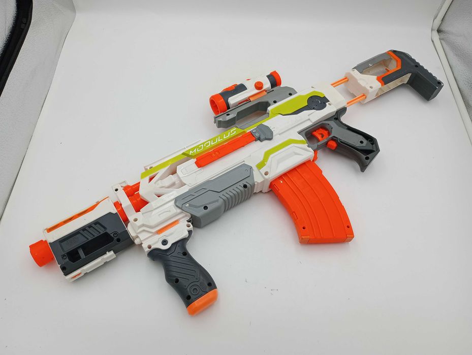 Karabin Półautomatyczny Nerf Modulus ECS-10 (4 dodatkowe akcesoria)