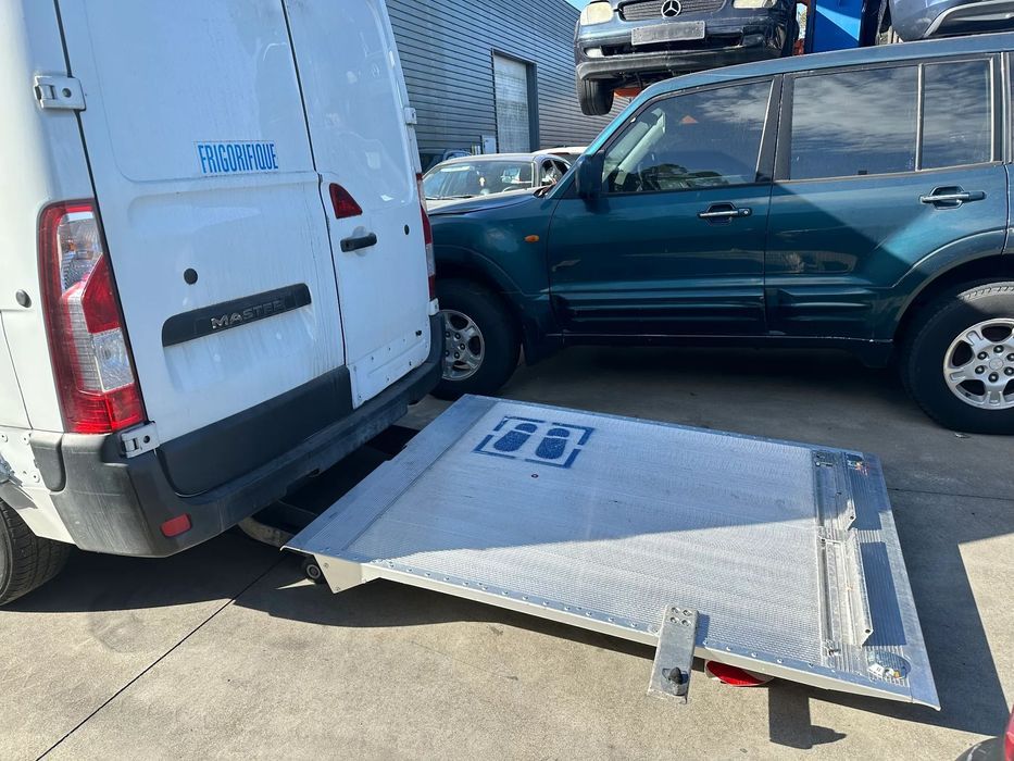 RENAULT MASTER III 2.3 DCI 2011 FRIGORIFICA C/PLANTAFORMA ELEVATORIA