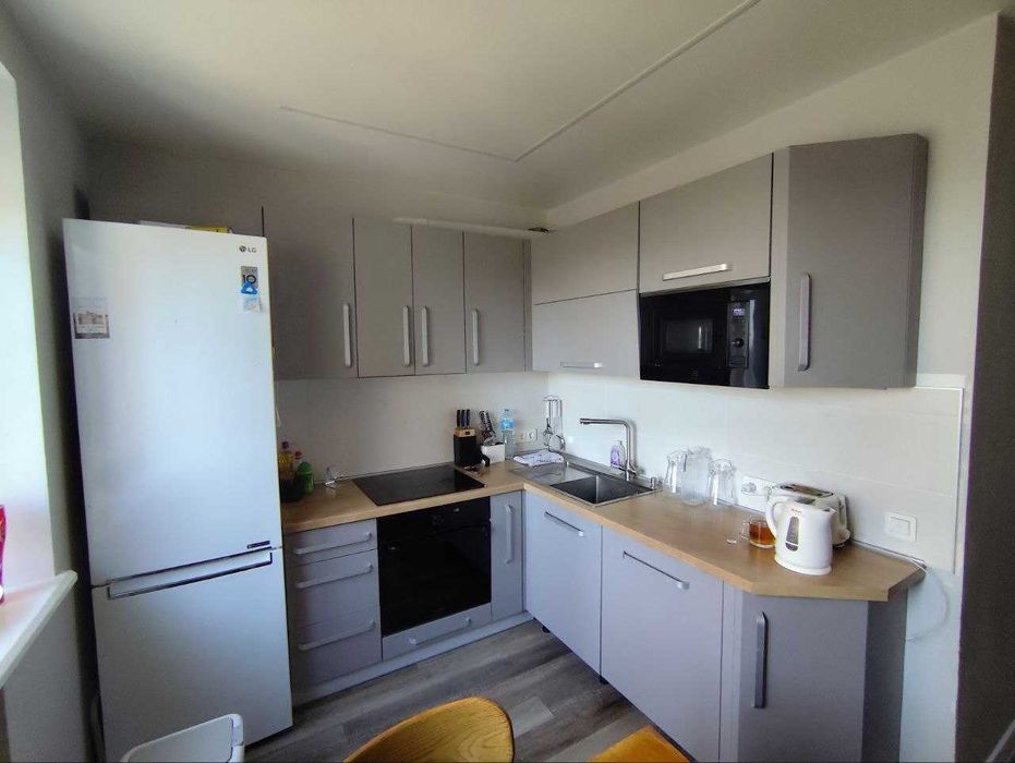 Продается 3 к квартира 66 м2 м Дворец Спорта (код 91302Е)