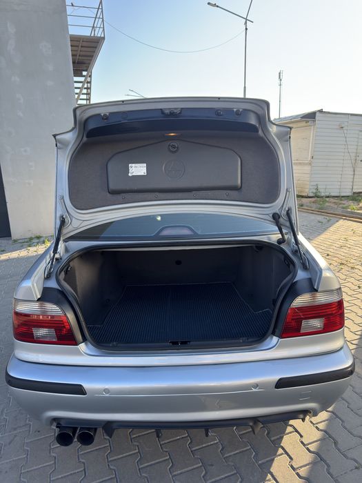 Продам Bmw e39 528i