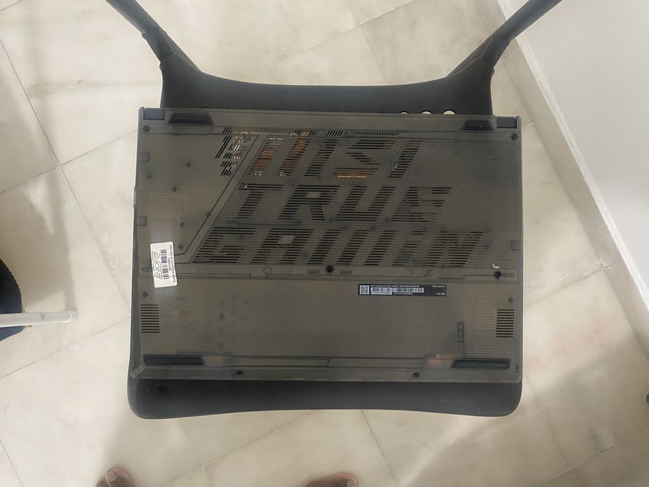 Portátil Gaming MSI Cyborg 15 A12VF-1006PT (Intel Core i5-13620H - NVIDIA GeForce RTX 4060 - RAM: 16 GB - 2TB SSD - 15.6'')