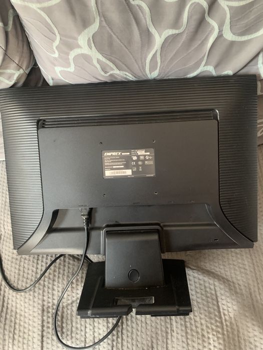 Monitor Emprex LCD 22 model LE2262