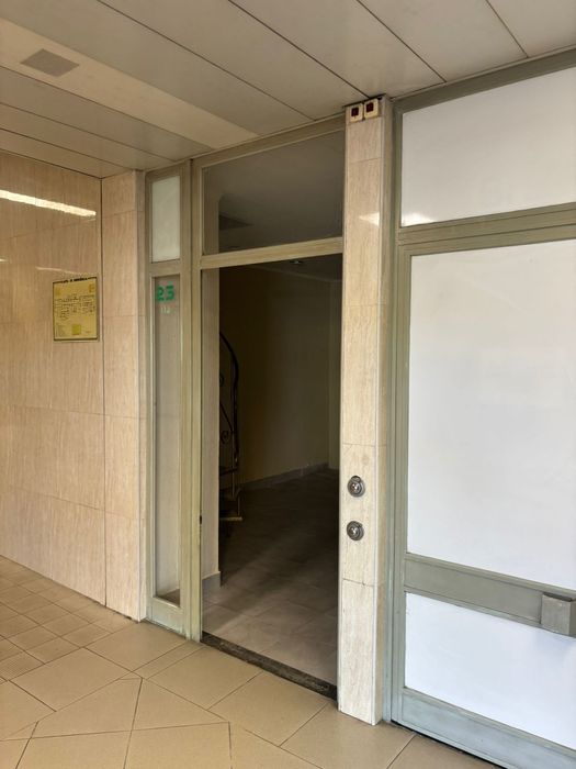 Loja  28 m² área bruta  centro comercial flamingos  Santo António dos cavaleiros