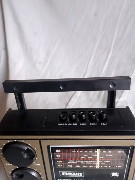 Rádio portátil, Bazin