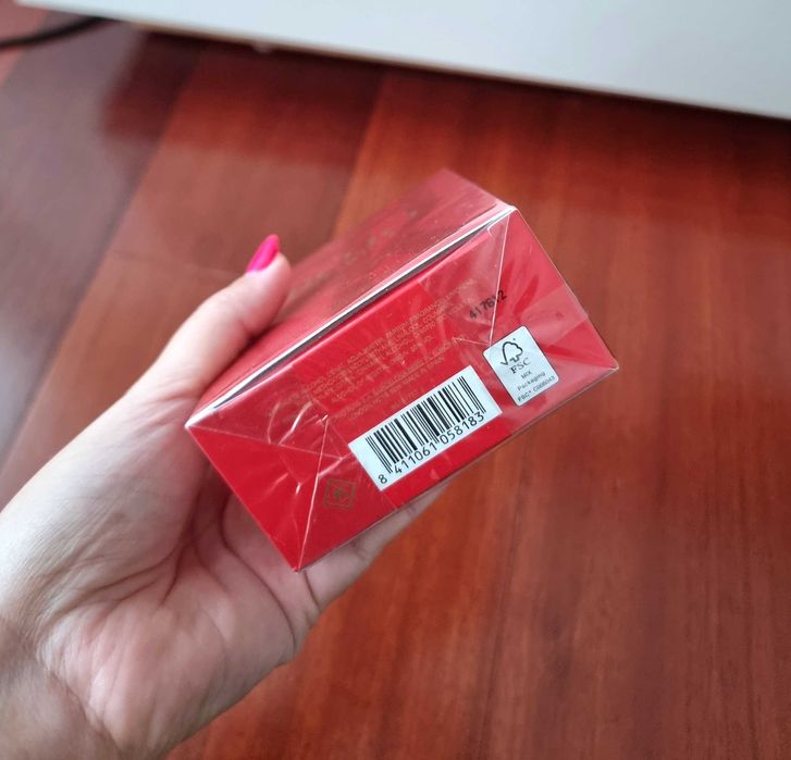 Perfume Rojo Shakira