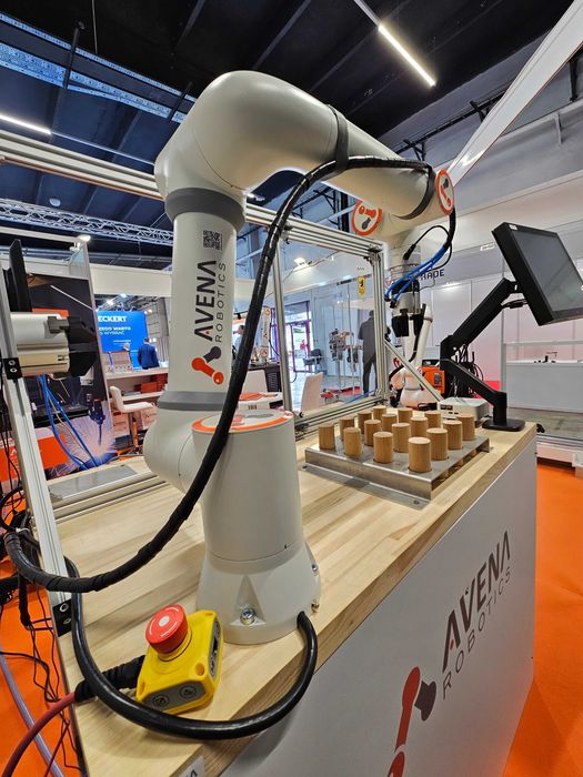 Zestaw do CNC | Fairino FR5 , monitor, chwytak + akcesoria w zestawie