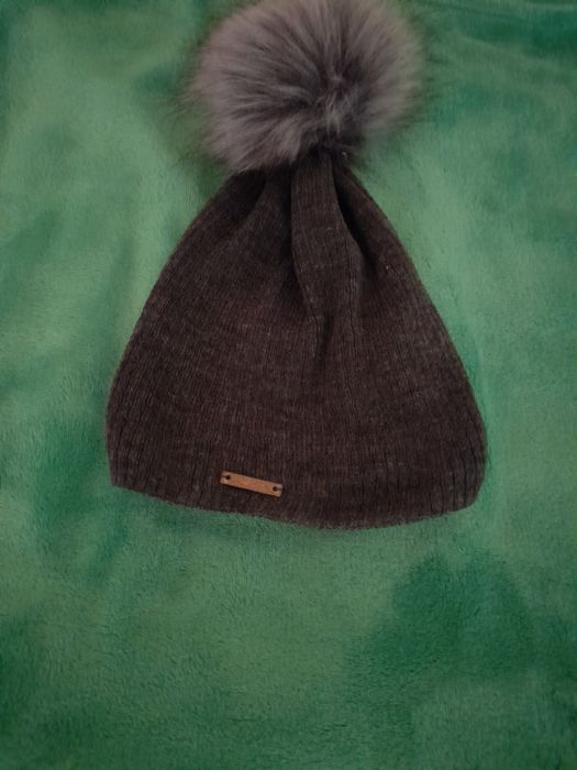 Czapka Damska z Pomponem