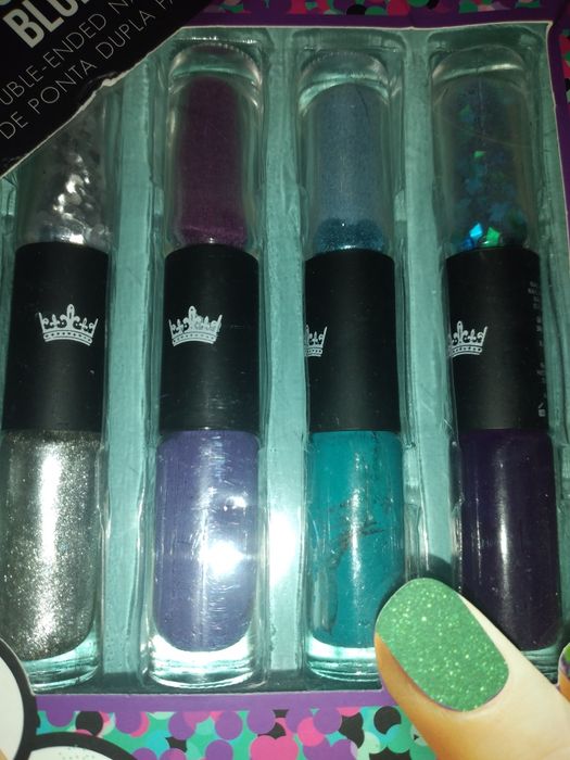 Embalagem nova com vernizes de ponta dupla