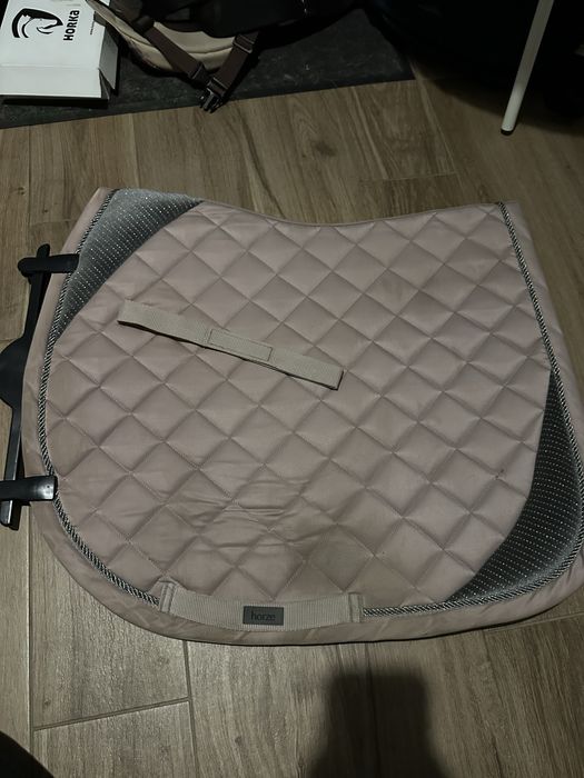 czaprak horze różowy