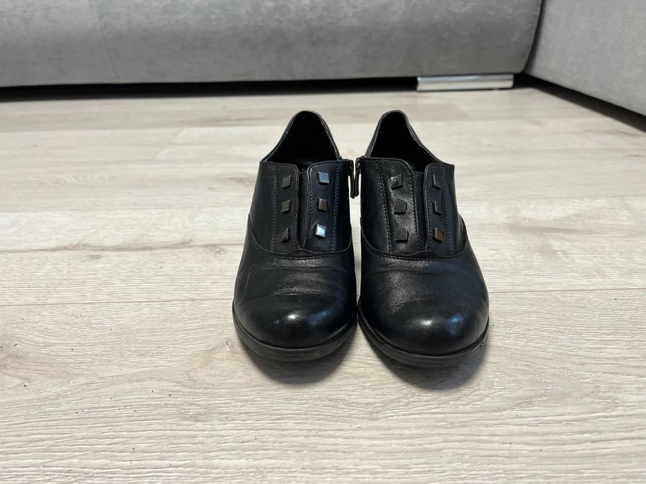 Жіночі тіфлі для роботи та школи