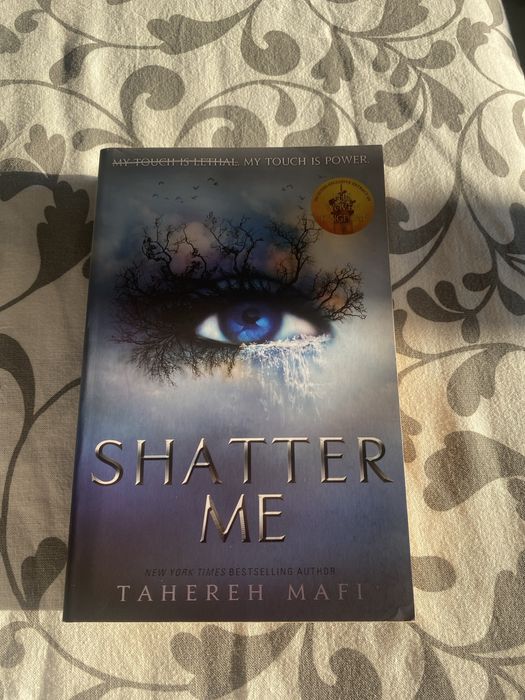 Shatter me livro