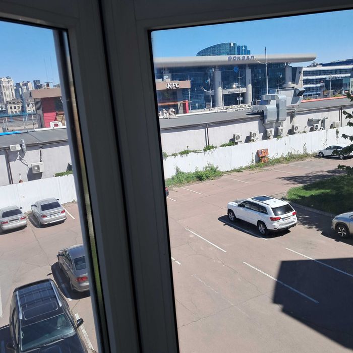 Оренда - офіси від 25 м. Резервне живлення. Паркування. М Вокзальна-10 хв. Від власника