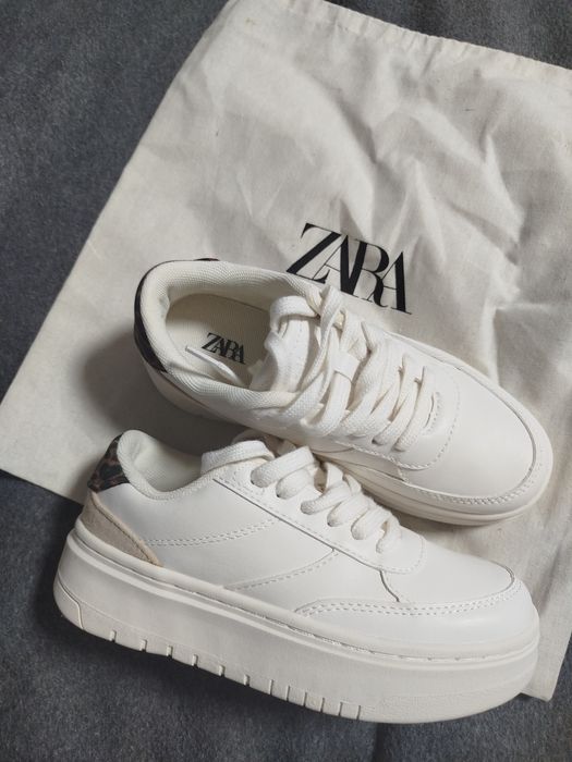 Чудові кросівки Зара для дівчинки,нові,дуже зручні та стильні 32 розм