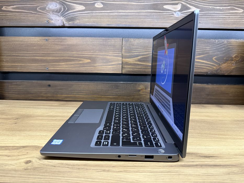 Dell Latitude 7400 14" FHD IPS Sensor i7-8665u/16 GB/256Gb M2/9%