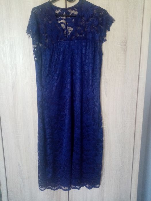 Sukienka koronkowa 44