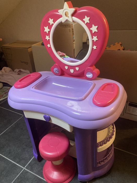 Mesa de maquiagem para menina