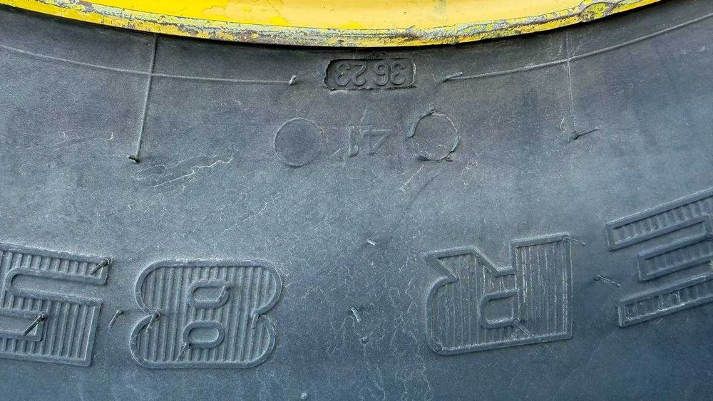 Трактор John Deere 8400