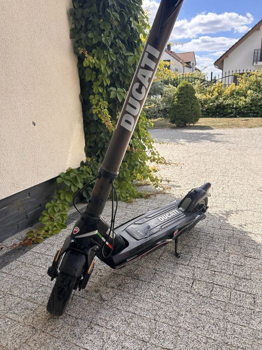 Ducati Hulajnoga Elektryczna