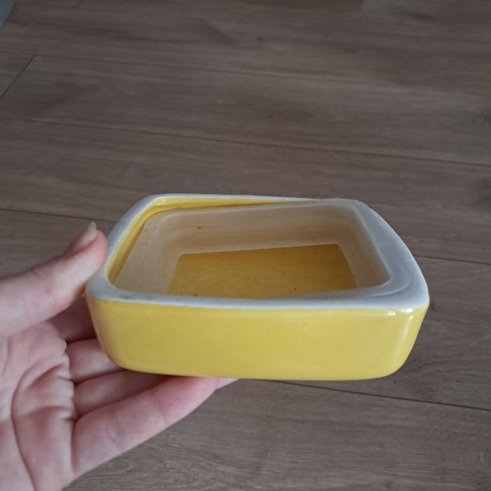 Porcelanowa podstawka pod doniczkę