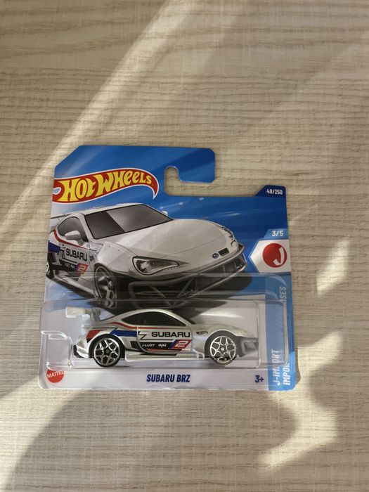 4 Hot wheels 2 z seri szybcy i wsciekli 1 z serii bmw