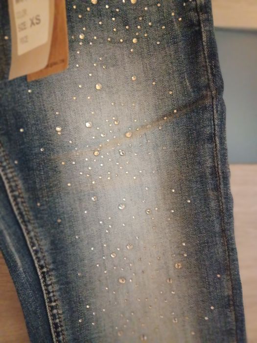 Jeansy rurki całe w cyrkoniach nowe z metką XS