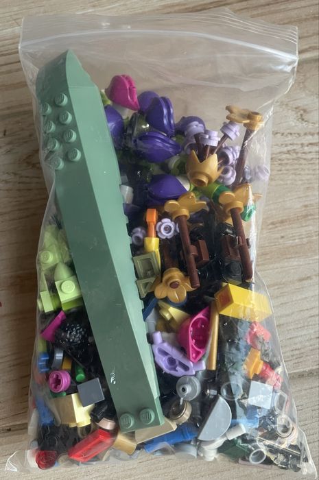 LEGO modern art + Tokyo + (peças extra de oferta)