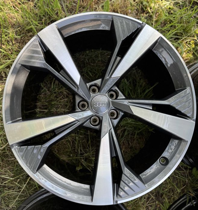 Nowe Oryginalne Felgi Audi RS Q8 SQ8 Q8 R21 5x112 10.5J ET25 4KE601025H