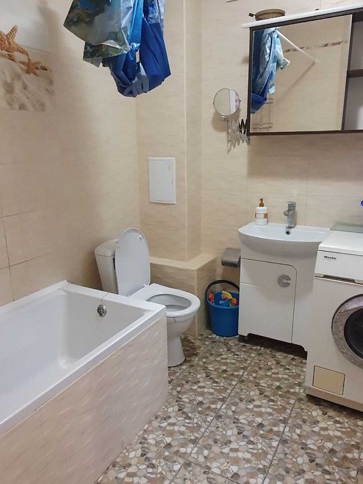 Здам будинок 2 поверхи ,80 м 3 Слобідська,є заїзд