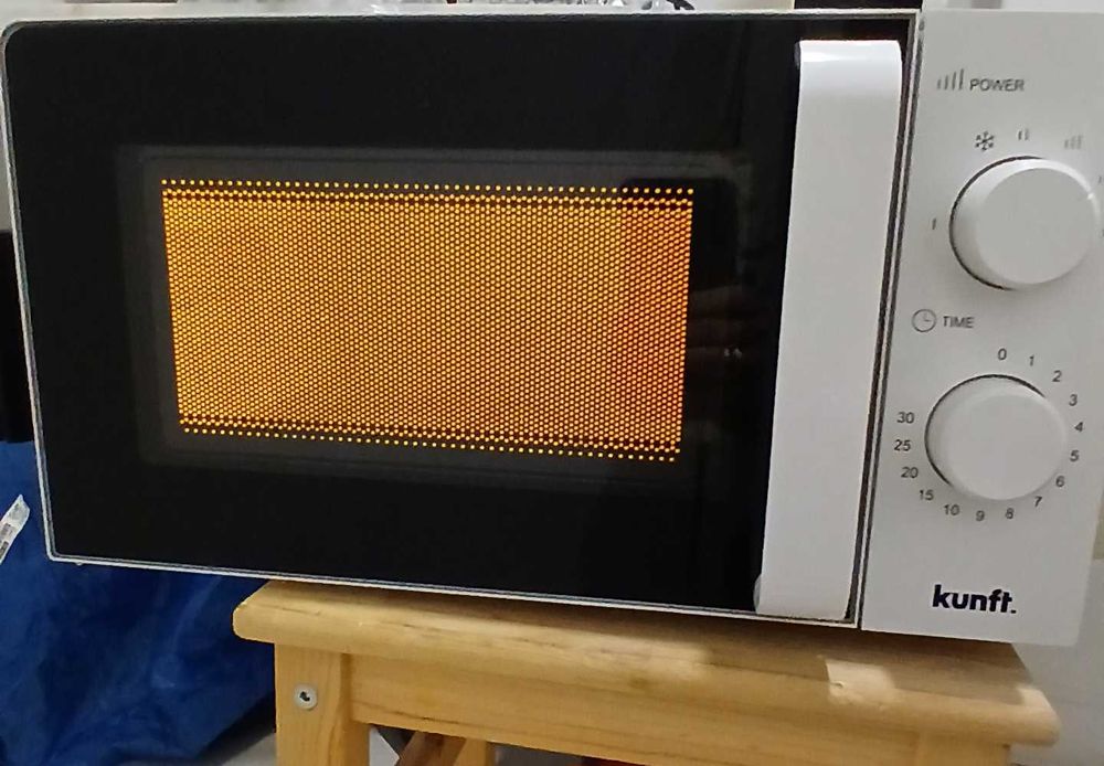 micro ondas Kunft 700 w 20 litros