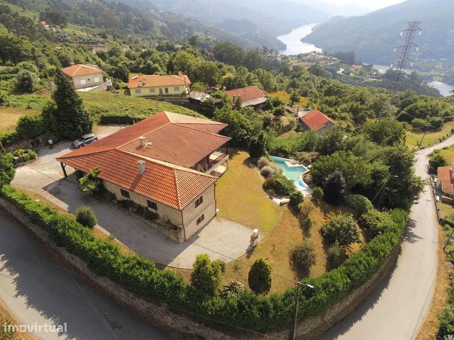 Spacious House in Gerês with Pool and River Views