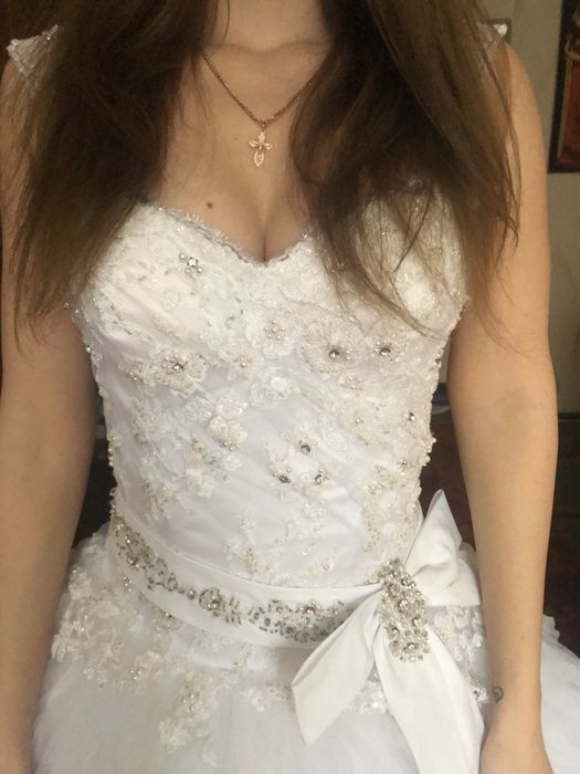 Продам весільну дизайнерську сукню