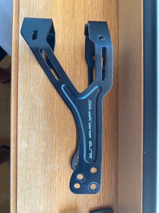 Suporte para porta-bidon para selim de triatlo Elite Skekane em alumínio